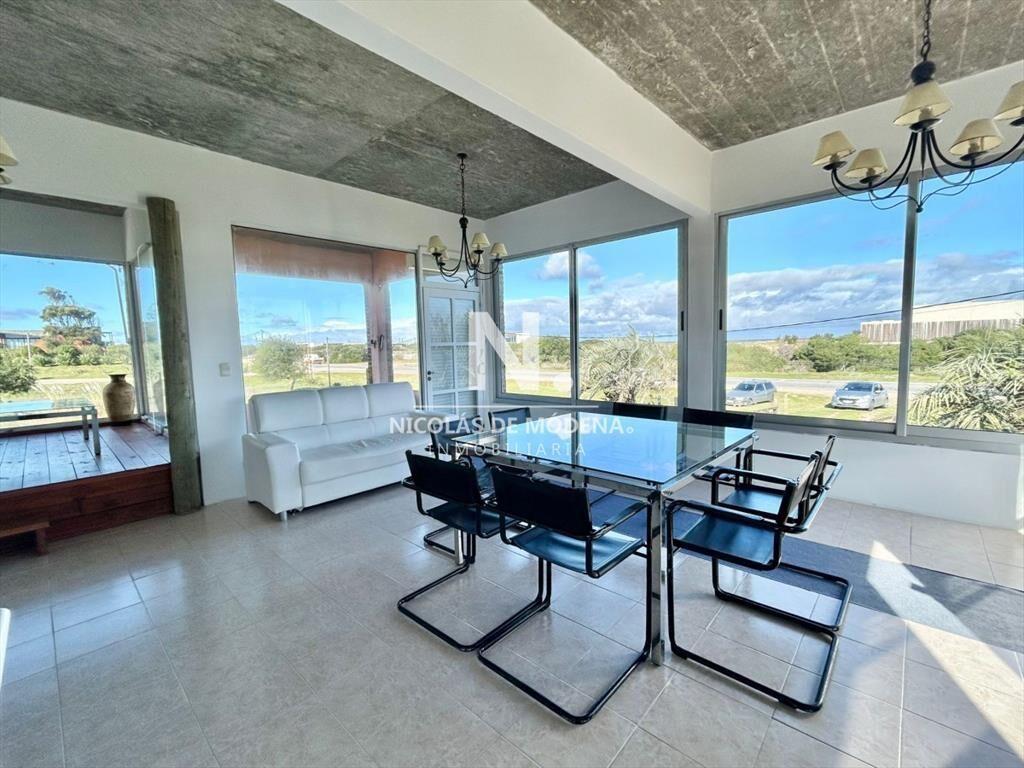 Excelente casa en La Juanita - Primera lÃnea del mar En Aq