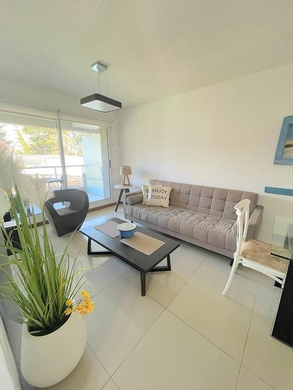 Apartamento en venta de 2 dormitorios con parrillero propio