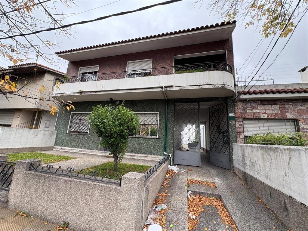 Venta de padrón único con 3 unidades con renta mas garaje en