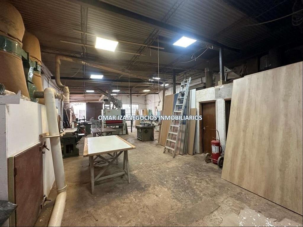 Venta local industrial o depósito en Malvin Norte, llave ca