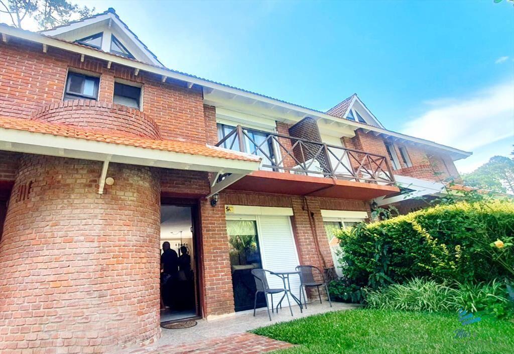 Venta de casa PH DUPLEX 2 dormitorioss en barrio