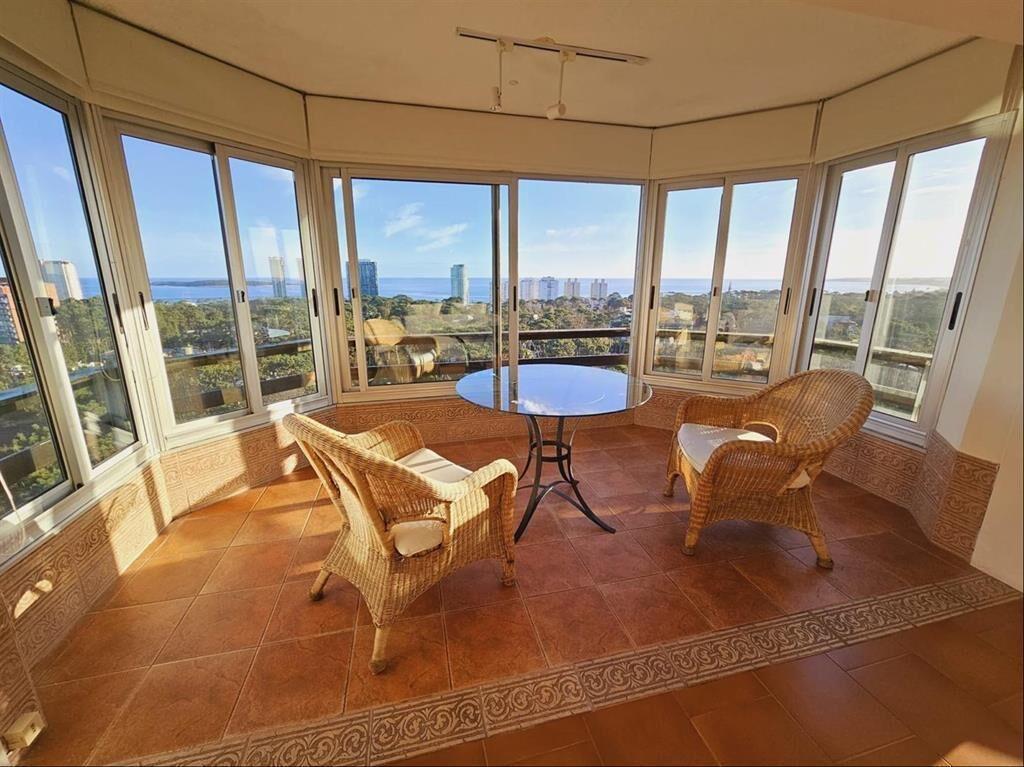 VENTA APARTAMENTO PUNTA DEL ESTE ESTUPENDA VISTA PISO ALTO