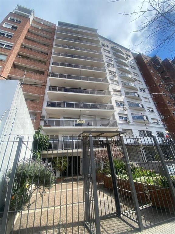 Excelentes vistas, muy despejado, amplio, gge. Vacío!!.