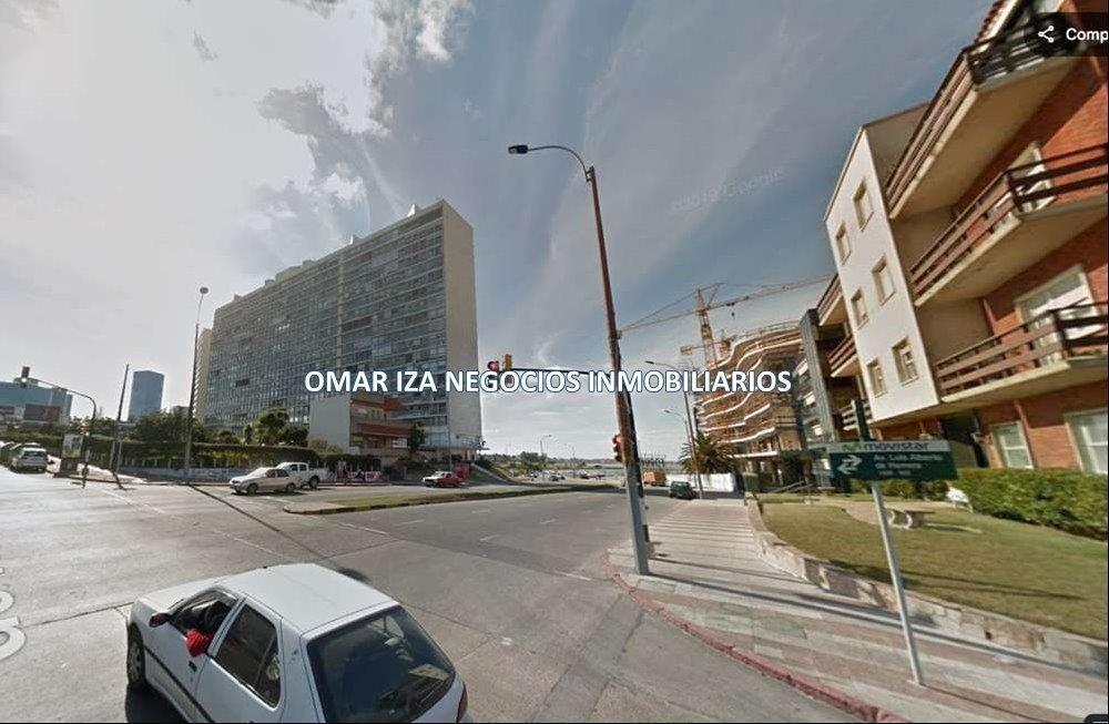 Alquiler casa sobre Rambla en Buceo, ideal empresa o uso co