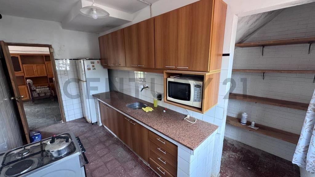 CASA 3 Dormitorios, 620 m2 solida construcción, prox a la...