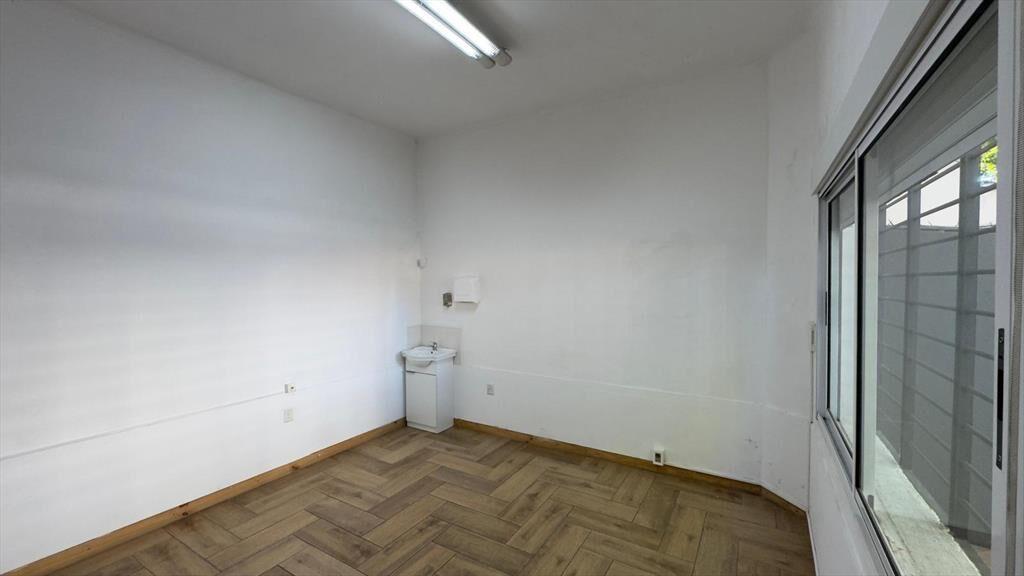 Propios y 8 dde octubre, 106 m2 + cochera + patio !!