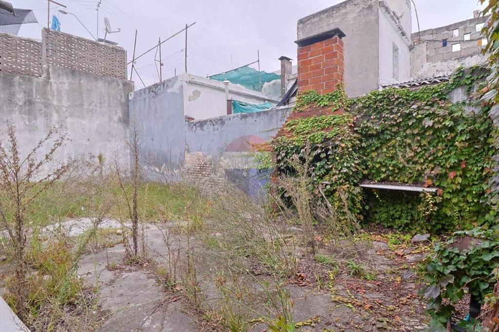 VENTA CASA A RECICLAR LA COMERCIAL