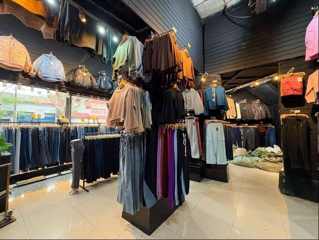 ALQUILER Local comercial de 250m2 sobre Arenal Grande ideal