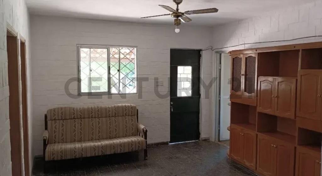 CASA 3 Dormitorios, 620 m2 solida construcción, prox a la...