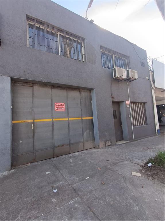 Alquiler local comercial 500m2 en Jacinto Vera