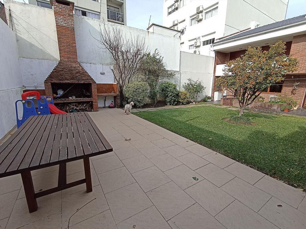 Venta Casa. 4 Dor, estar c/hogar, fondo con parrill, gje x3