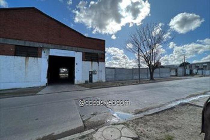 Venta Terreno de 4339m2 con1200m2 construidos Bella Vista