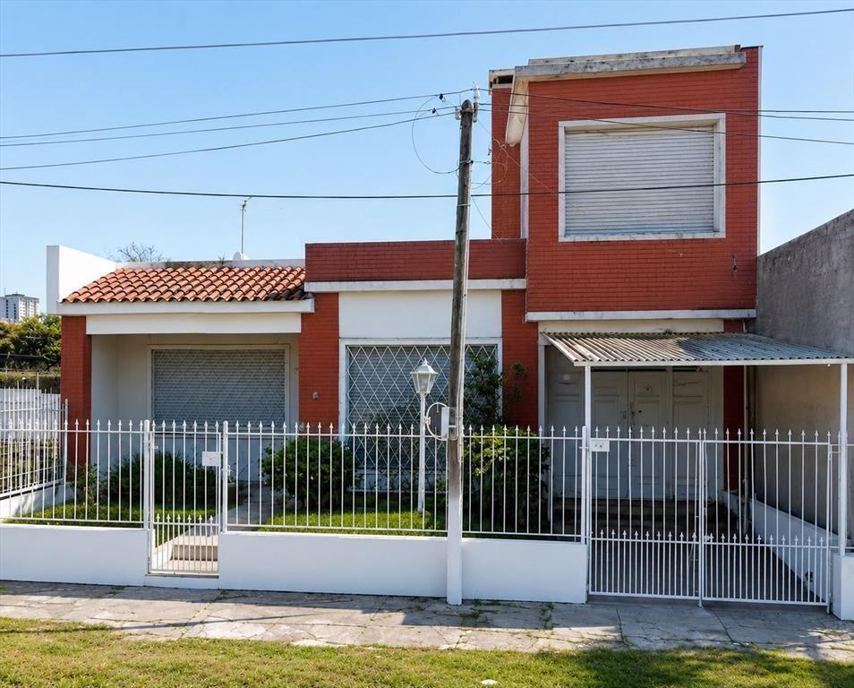 Casa en venta Las Piedras, 3 dormitorios 2 baños