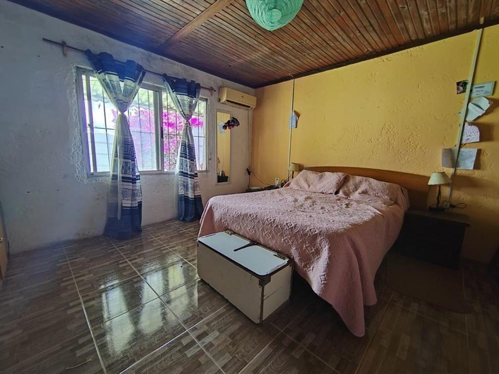 Venta terreno y gran Casa 4 dorm. Barros Blancos