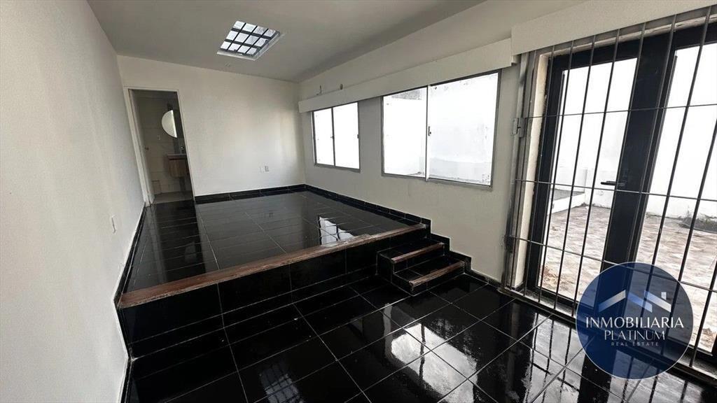 Casa en alquiler c/ cochera en Buceo
