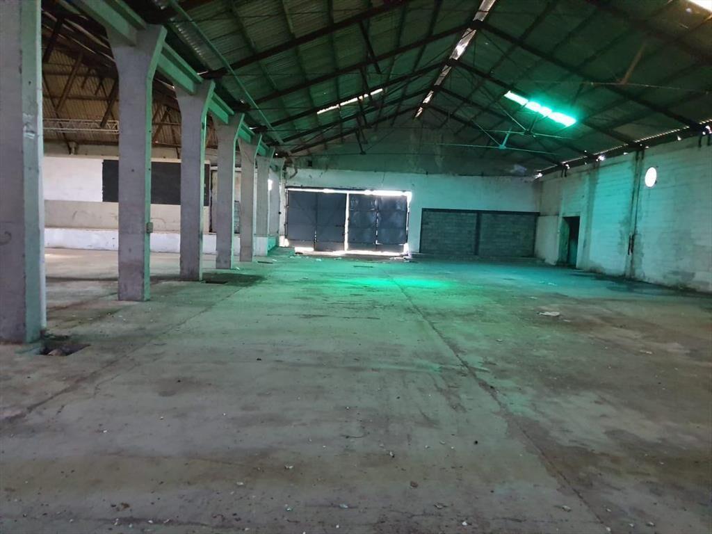 Rambla de Cerro de Montevideo, 2000 m2 llanos en una planta