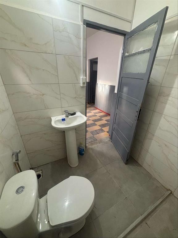 Alquiler apartamento de tres dormitorios en Colón.
