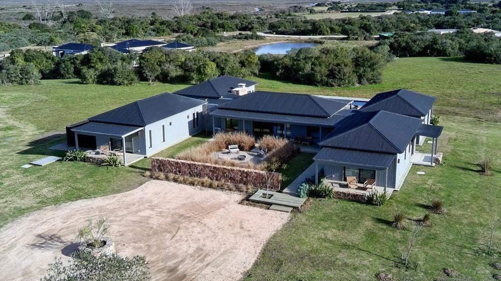 Venta Alquiler casa 4 dormitorios La Barra Barrio privado