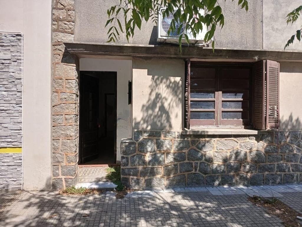 Casa a restaurar con renta actual