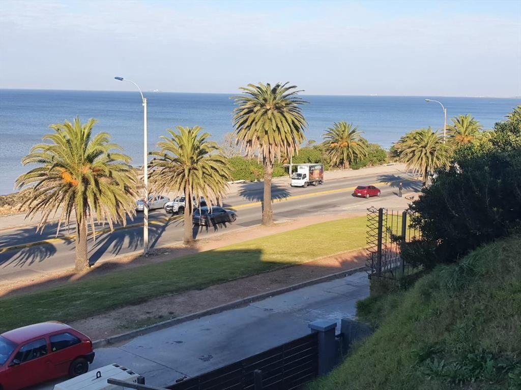 Rambla O Higgins entre Grito de Gloria y Motivos de Proteo