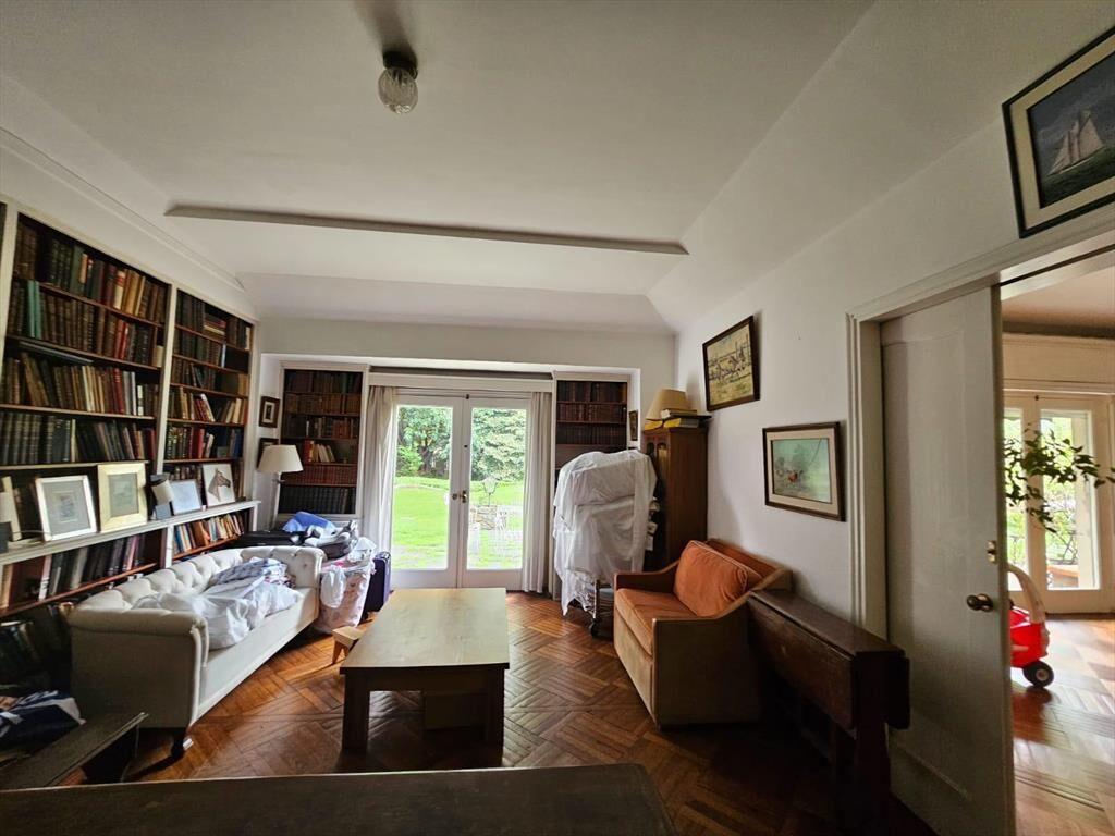 Venta importante terreno de 4488 m² con dos casas sobre B