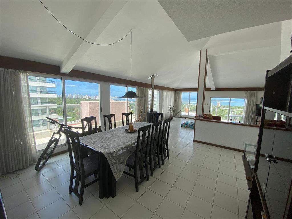 Pent House, Roosevelt y Parada 14, 171 m2, gge x2 !!