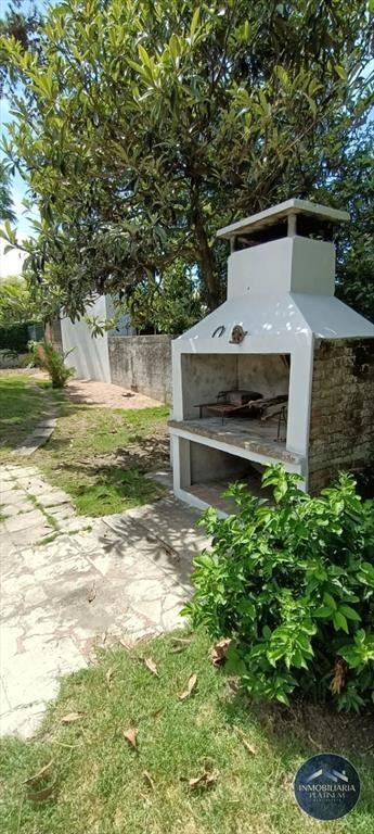 Casa en alquiler c/ cochera en Carrasco Norte