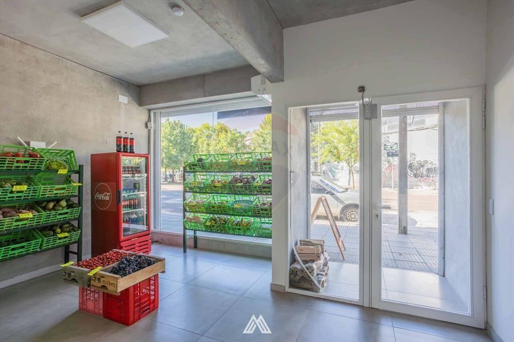 VENTA LOCAL COMERCIAL CON RENTA 6% TRES CRUCES
