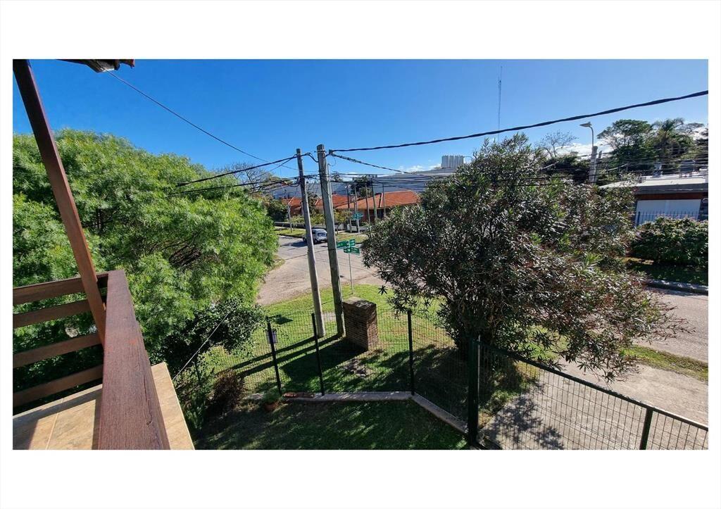 Venta Casa de altos 2 Dormitorios con Parrillero en Atlánti