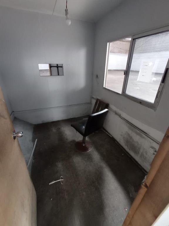 Veracierto y Camino Carrasco, 820 m2, vigilancia 24 hs, bañ