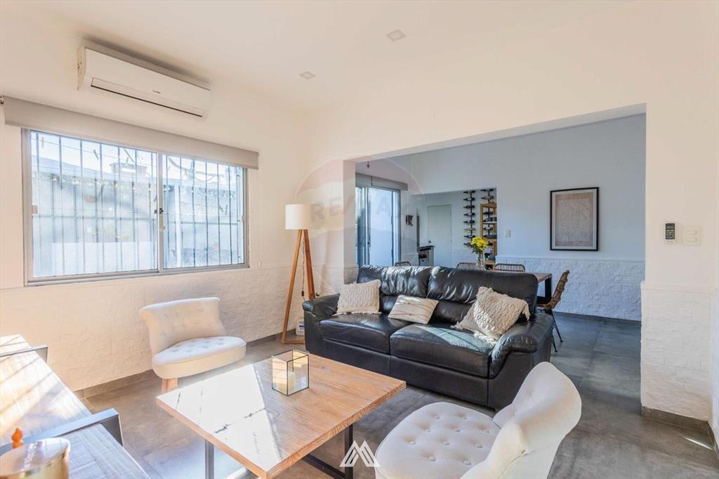 VENTA CASA 4 DORMITORIOS LAS PIEDRAS CENTRO