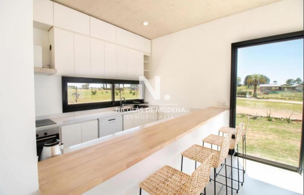 Vende casa en Pueblo mio, Manantiales de 4
