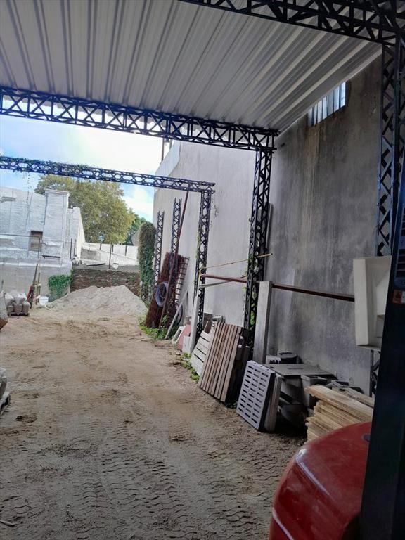 Venta Galpón 420m2 con Renta Aguada