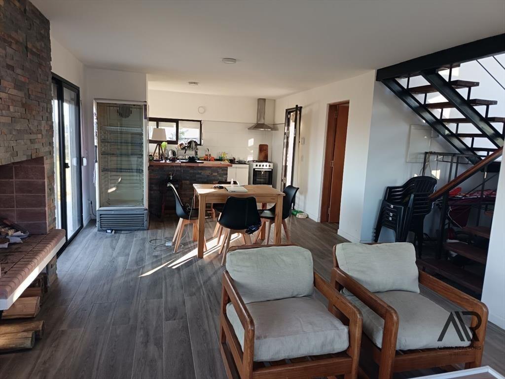 Casa en venta c/ cochera en Punta Negra