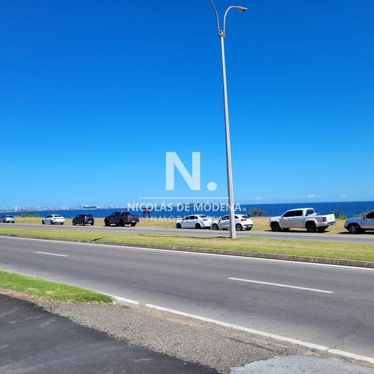 Vende apartamento de 3 Dormitorios en Pinares Punta del Est