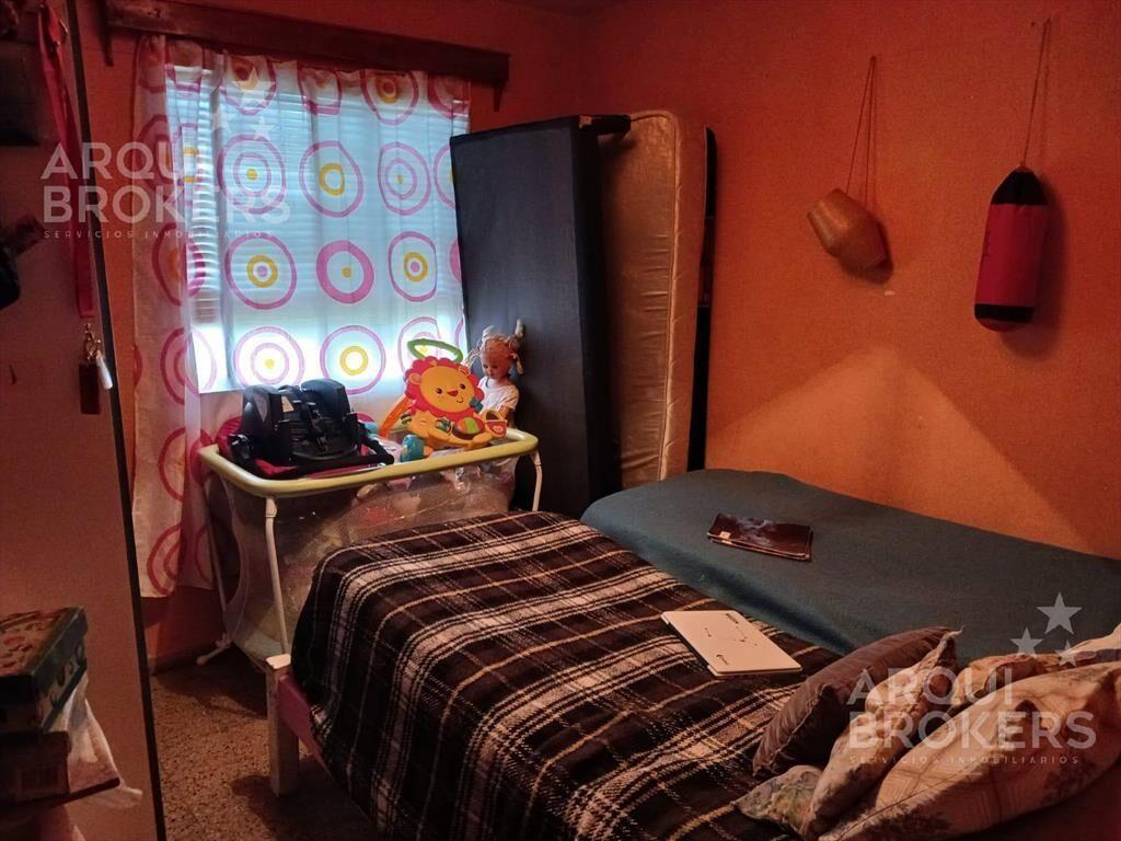 Apartamento de dos dormitorios en venta en Villa Española c