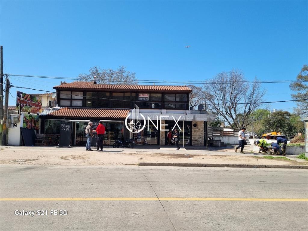 Se vende local comercial en Malvín norte.