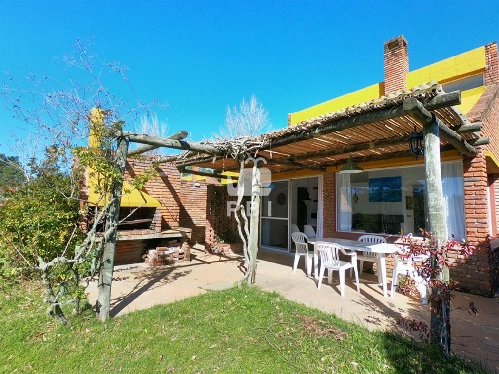 Casa en alquiler temporario Camino Lussich 3 dormitorios