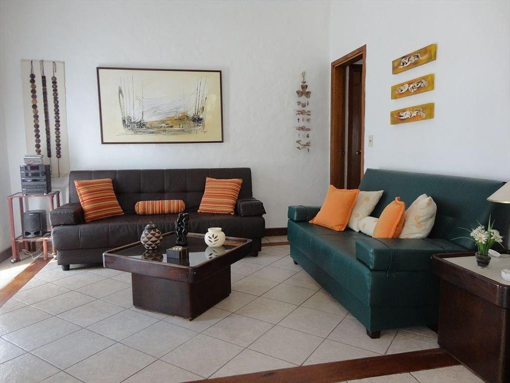 Casa en venta, a una cuadra de playa mansa