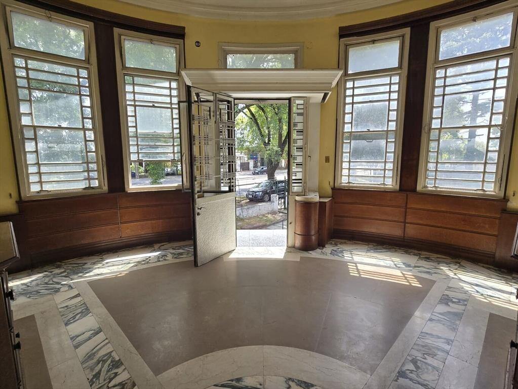 Gran Casona con excelente terreno sobre Av. Garzon, próx Sh