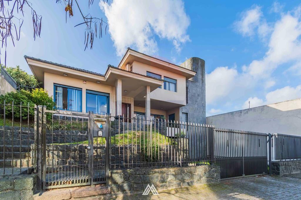 Venta de gran residencia de 4 dormitorios en Pando