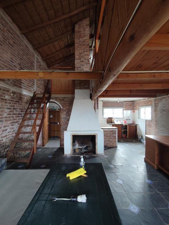 Venta de casa con barbacoa sobre Rambla 25 de Agosto en San