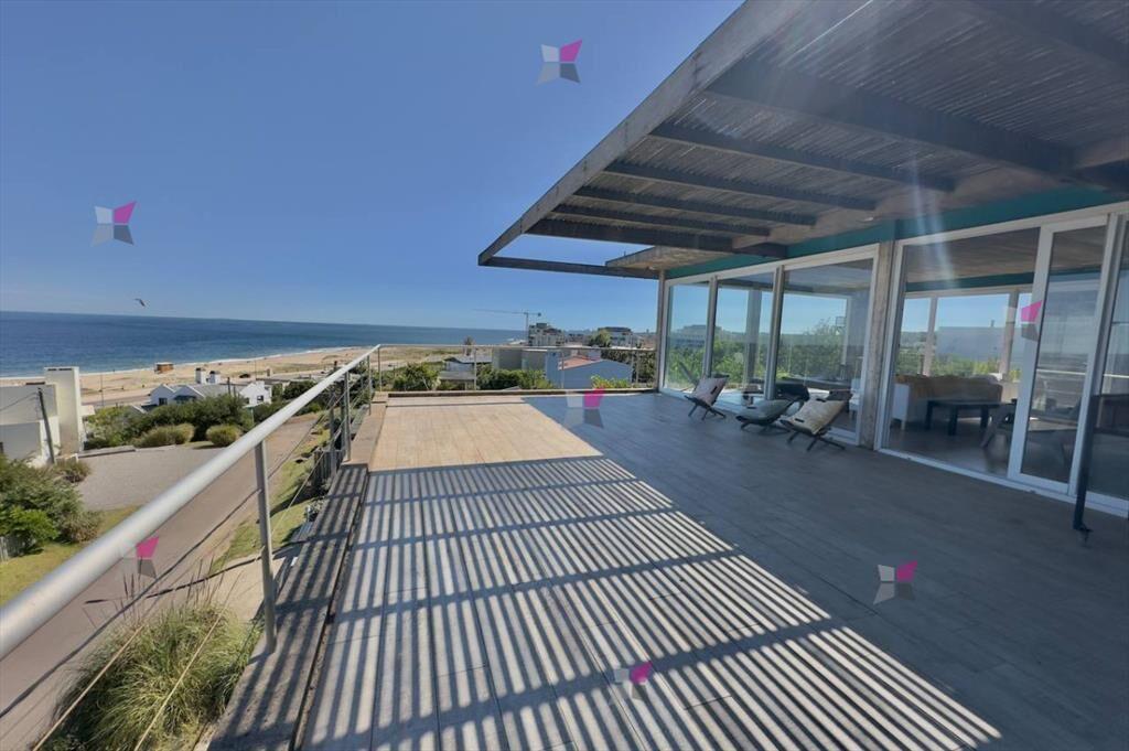 Casa en alquiler a metros del mar con excelente