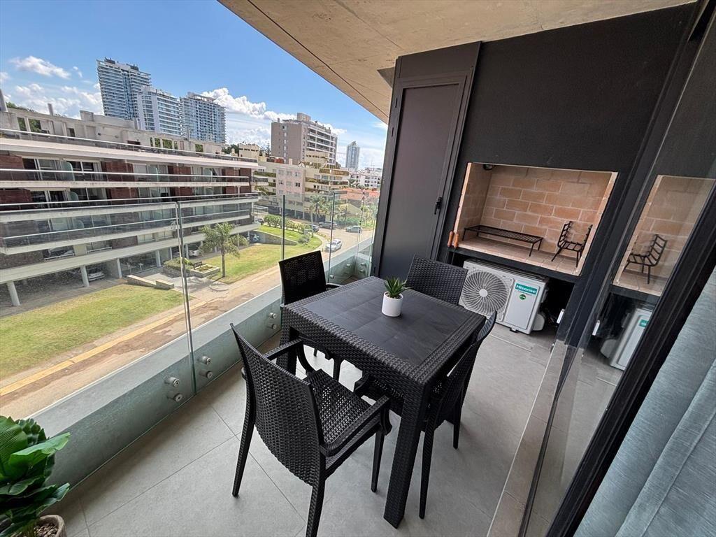 Apartamento en alquiler de 1 dormitorio en edif. Wave Brava