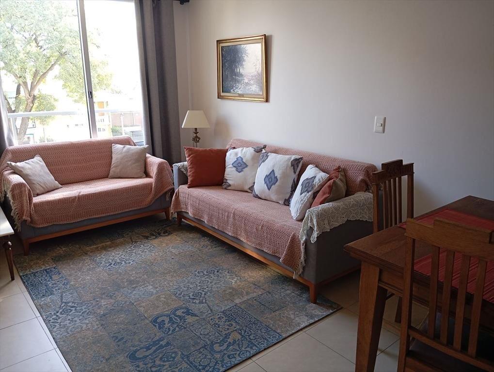 3 dorm y gje sobre Bvar. Artigas en gran complejo moderno
