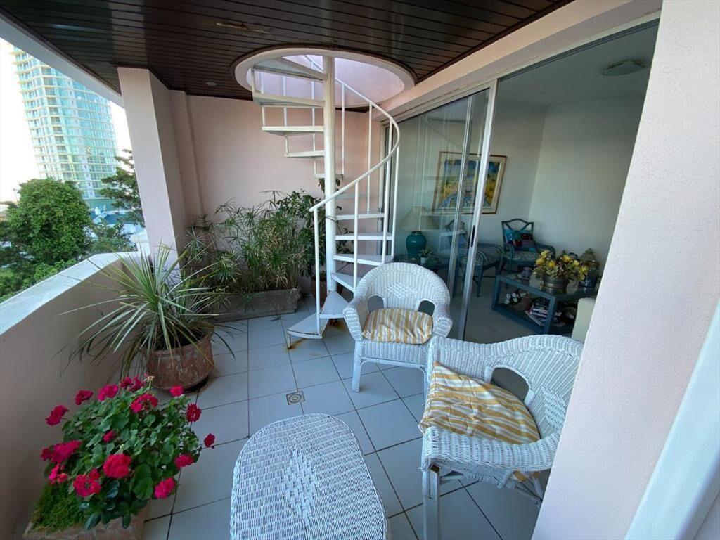 Gran Pent House, proximo a playa mansa, parada 16, vista al