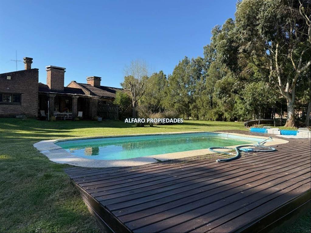 CASA DE INGENIEROS LADRILLO DE CAMPO DEL BUENO PISCINA 5000