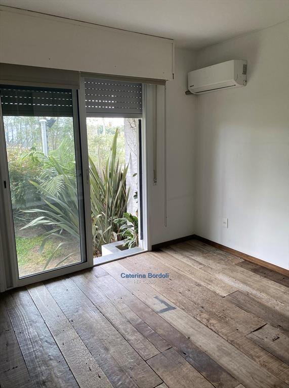 De revista Planta baja con jardín y patio $ 58.000