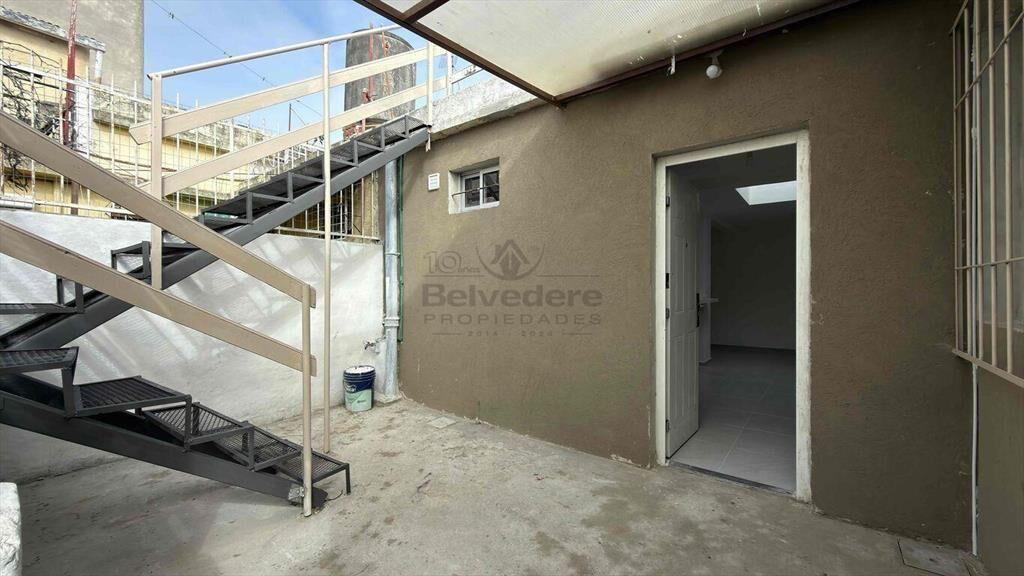 Apartamento reciclado dos dormitorios Cerro Ref. 203