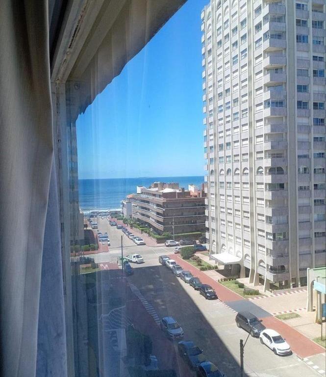 Alquiler Temporada – Edificio Santos Dumont, Punta del Este